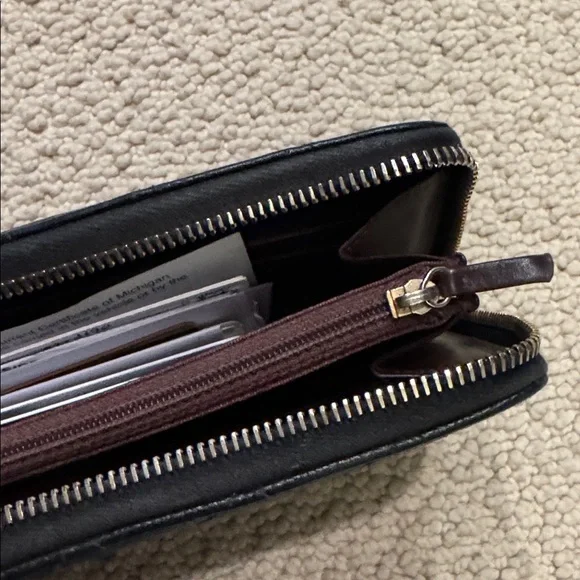 Chanel Black Quilted Leather Wallet - Picture 12 of 13